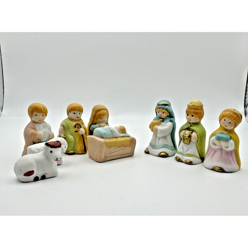 Vintage Pottery Ceramic‎ Mini Nativity Set Holy Family Figures 9 Pcs